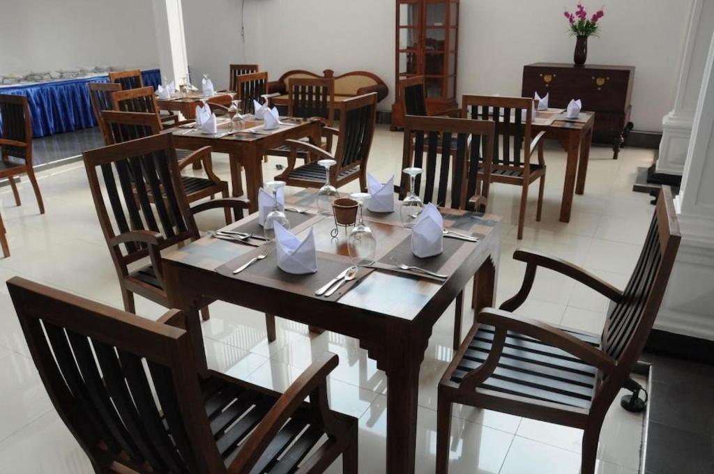 Blue Spring Hotel Wadduwa Esterno foto