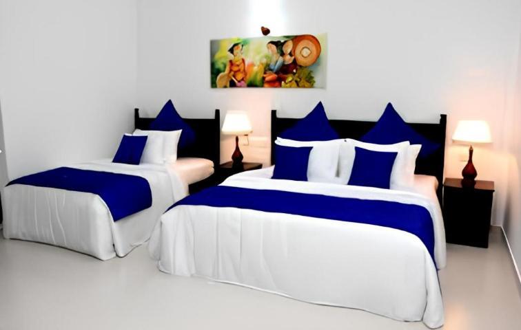 Blue Spring Hotel Wadduwa Esterno foto