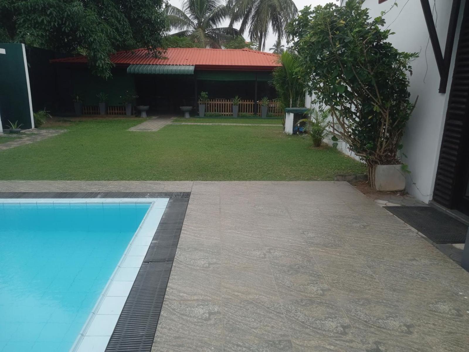 Blue Spring Hotel Wadduwa Esterno foto