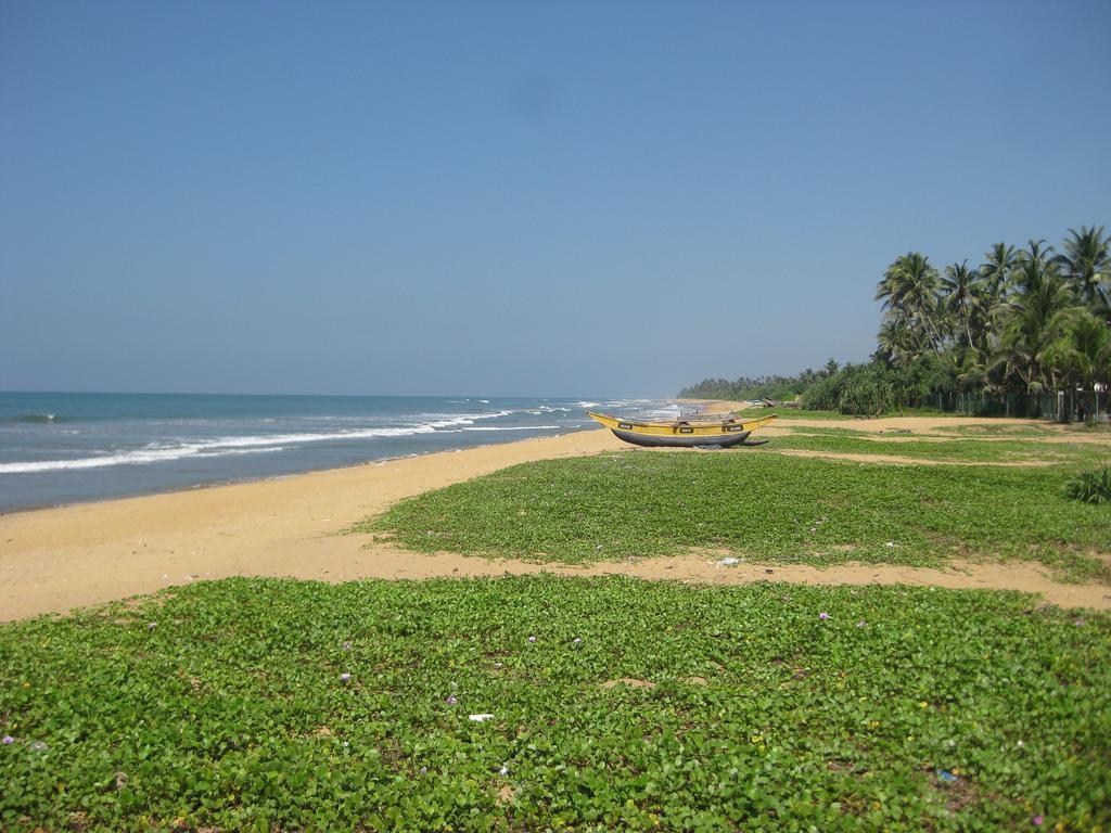 Blue Spring Hotel Wadduwa Esterno foto